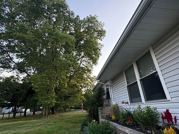 3rd image of 1597 Old Staunton Rd