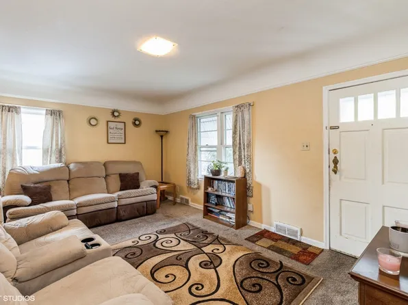 3623 Wright St, Des Moines, IA 50316