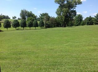 200 Squires Pointe Rd, Paris, KY 40361