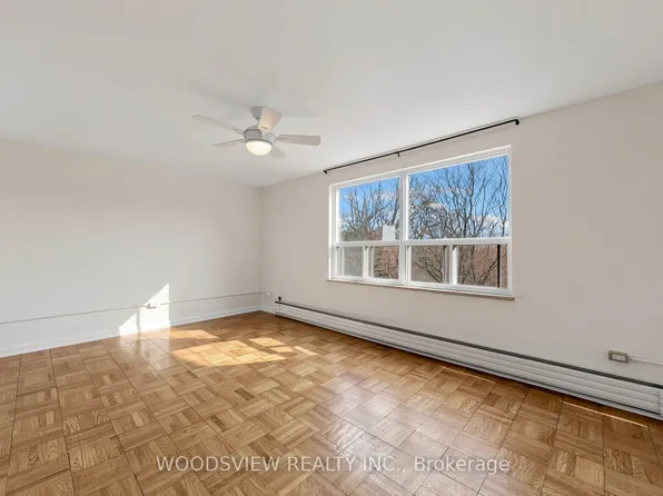 554 Harvie Ave #14, Toronto, ON M6E 4M1