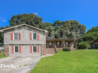 2051 Windsor Ln, Snellville, GA 30078