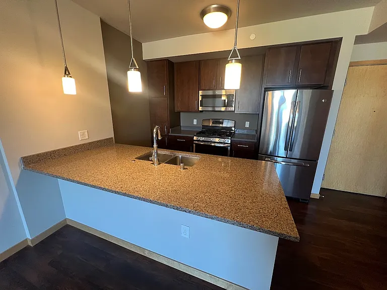Venture Luxury High Rise — Photo 64