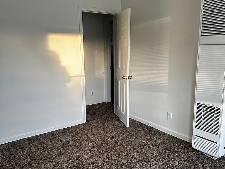 Stewart Street Apartments — Photo 1