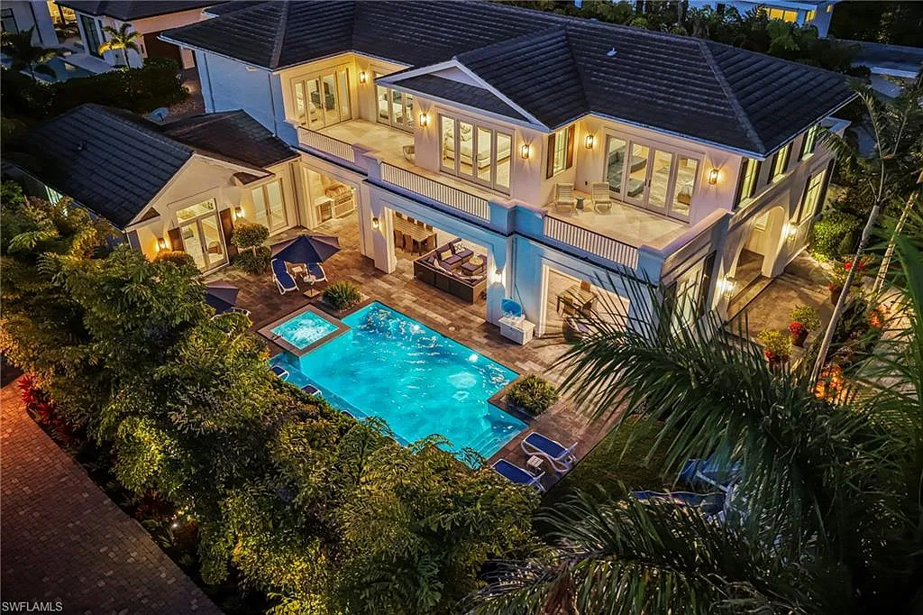 5 bed, 5.5 bath, 6231 sqft, $25,000 — Photo 1