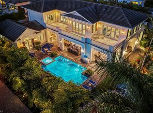 215 3rd Ave N, Naples, FL 34102
