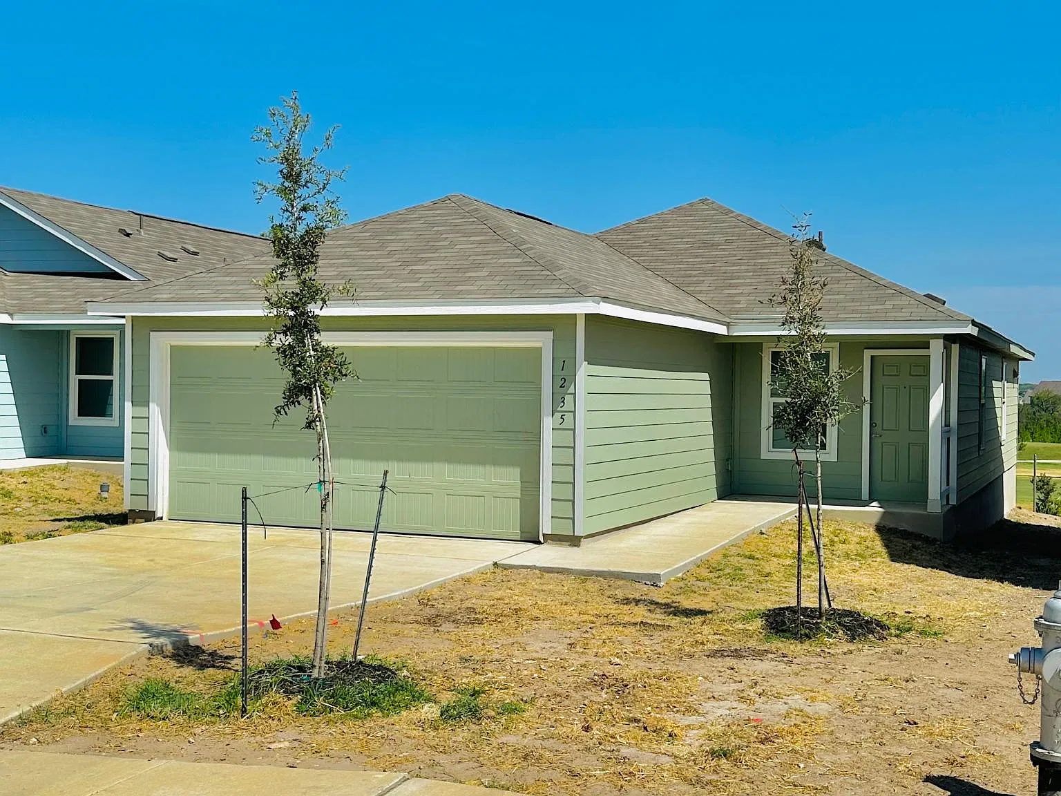 3 bed, 1266 sqft, $1,650 — Photo 2