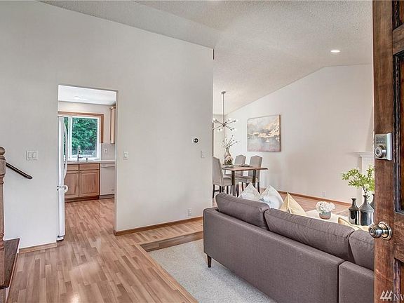 3rd image of 12433 NE 136th Pl