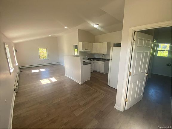 3rd image of 2 Mulberry Ln