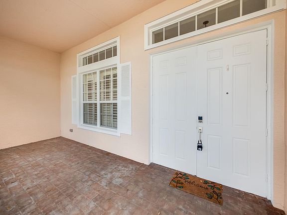 4th image of 166 NW Magnolia Lakes Blvd