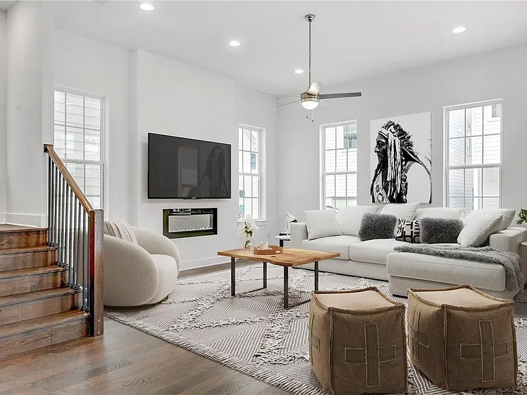 4502 Grassland Dr — Photo 1