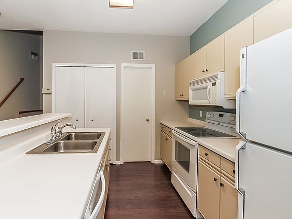 3rd image of 2751 Mallard Dr