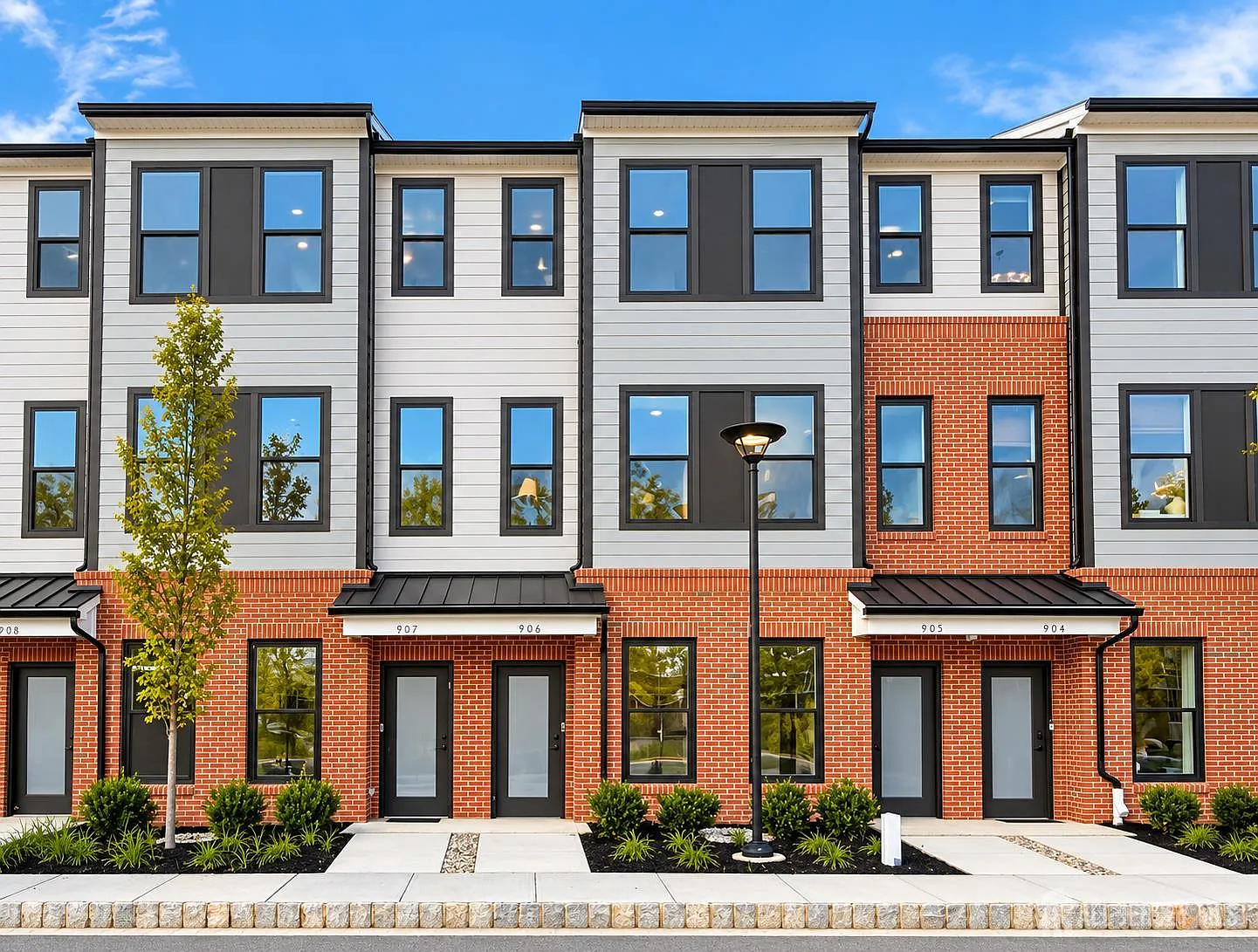 2 bed, 2.0 bath, 1004 sqft, $3,495 — Photo 1