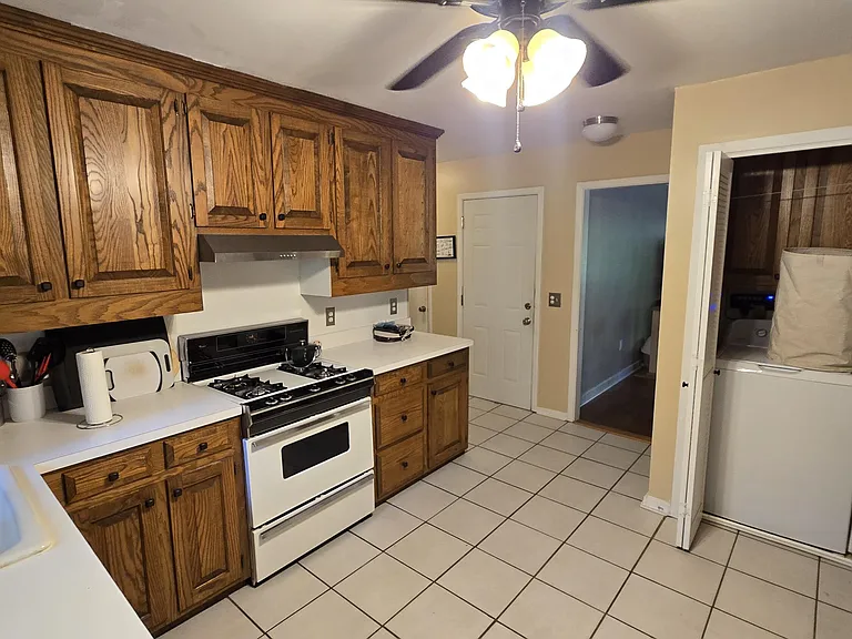 1119 Manship St — Photo 19