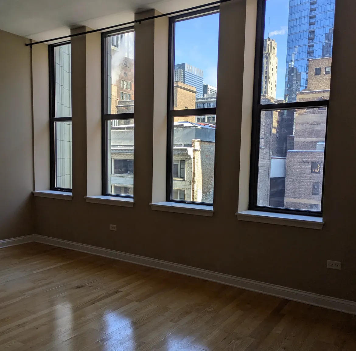 1 bed, 709 sqft, $2,050 — Photo 2