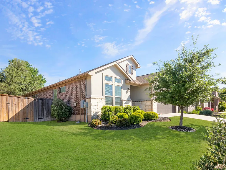 3736 Kyler Glen Rd — Photo 1