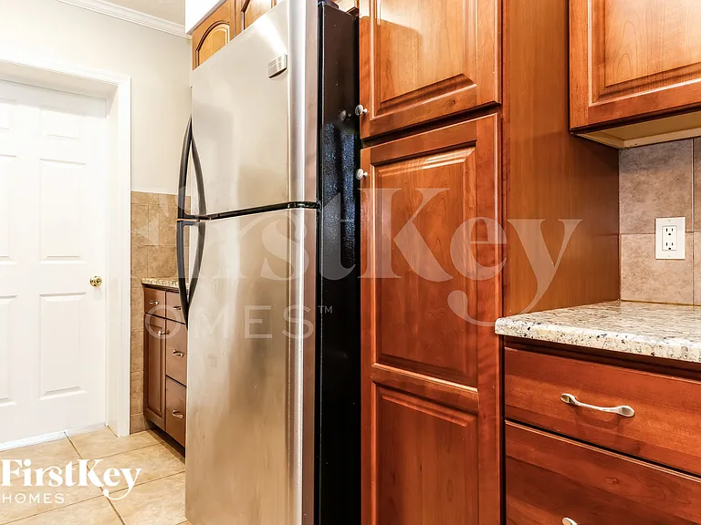 3113 Union St N — Photo 7