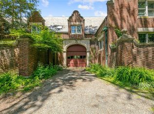 72 Circuit Rd, Tuxedo Park, NY 10987