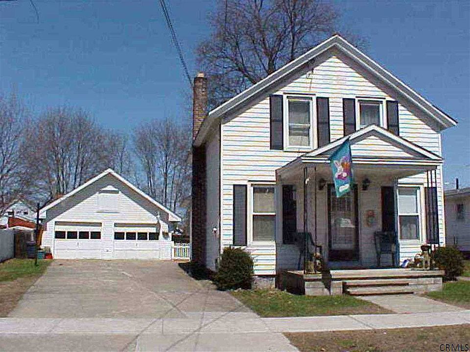 1st image of 27 4th St