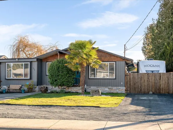 532 Banks Ave W, Parksville, BC V9P 1H5