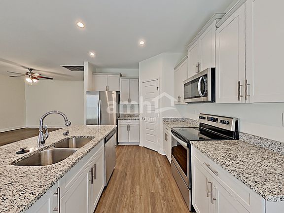 3rd image of 5052 Mountain Springs Rd