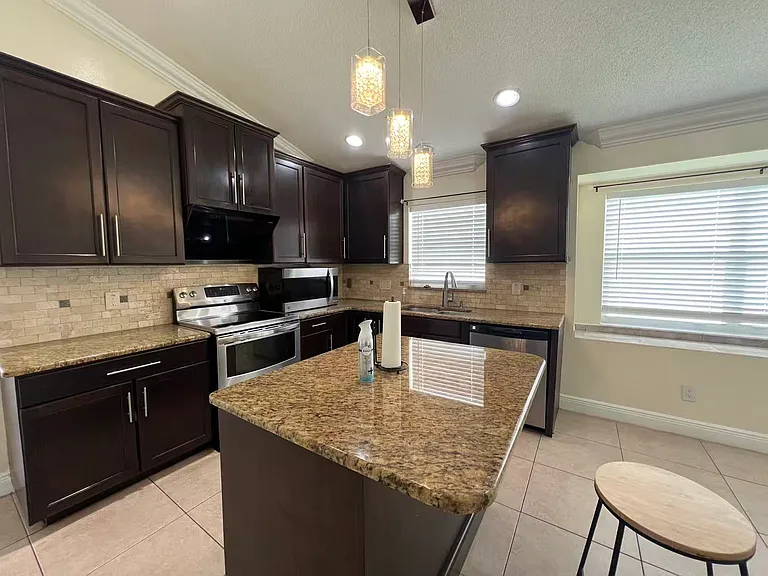 10014 Rivers Pointe Dr — Photo 3