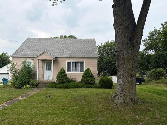 2nd image of 1095 Vos St