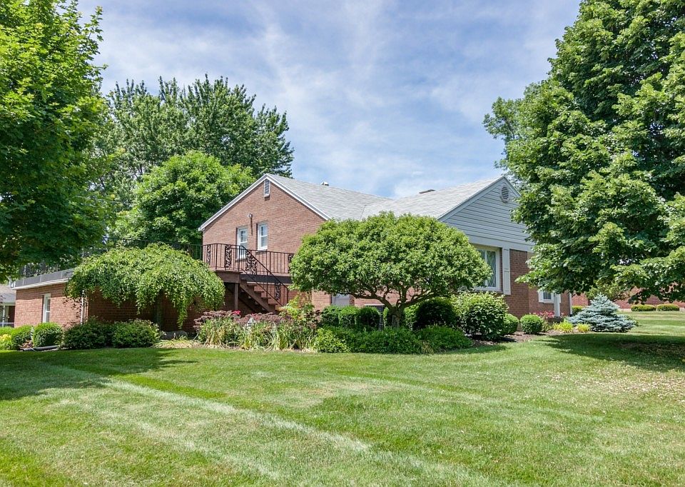 1st image of 301 Rumson St