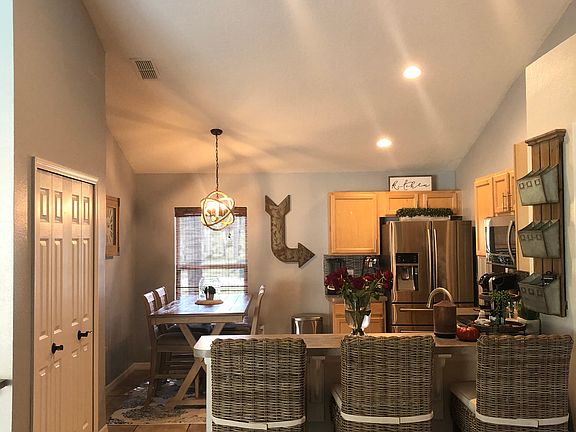 2nd image of 2662 Coachman Dr