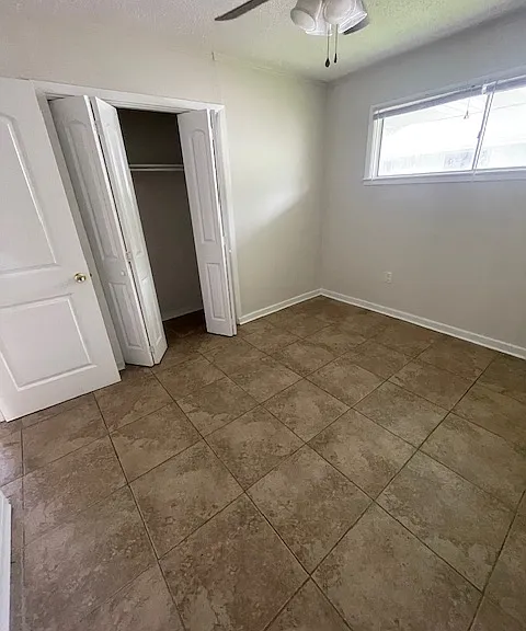 4550 Lancelot Dr — Photo 5