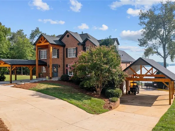 1635 Waterford Pointe Rd, Lexington, NC 27292