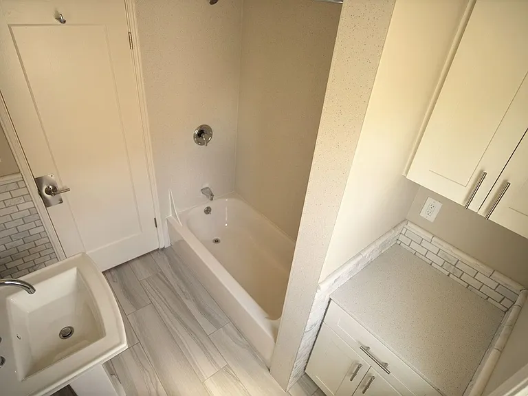 369 Orange St — Photo 15