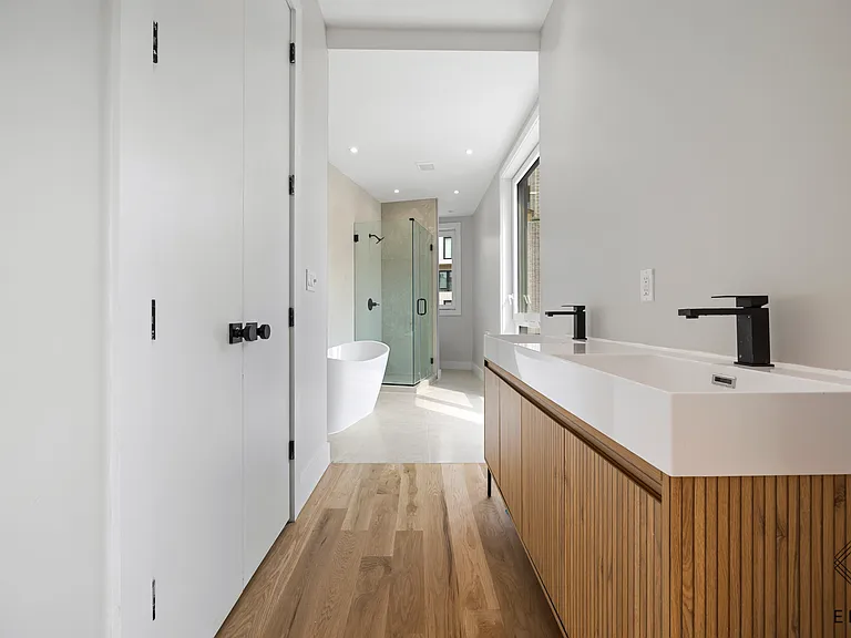 321 Eckford St #3 — Photo 10