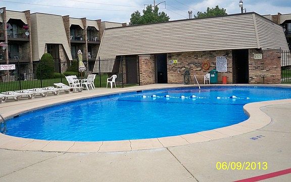 2nd image of 7306 S Blackstone Ave #2