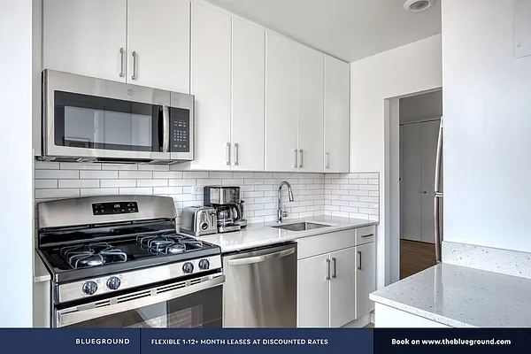 Rented by The Blueground | media 9