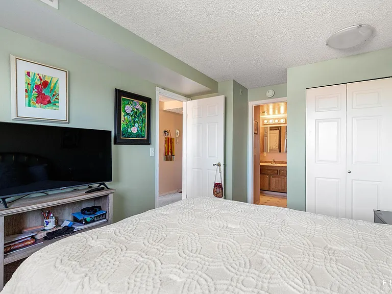 9645 Independence Dr #302 — Photo 4