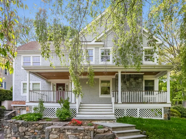 52 Hunt Ter, Greenwich, CT 06831