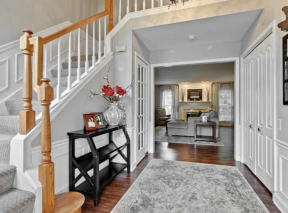 5th image of 536 Cherbourg Ct S
