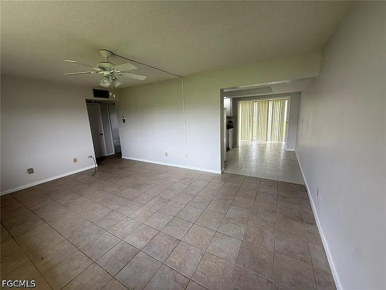 343 Joel Blvd #111 — Photo 11