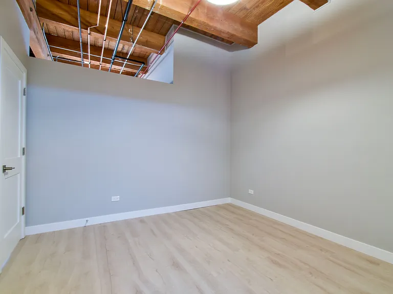 11 E Illinois St #401 — Photo 6
