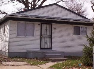 15825 Dolphin St, Detroit, MI 48223