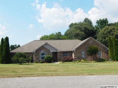 307 Early Harvest Ct, Harvest, AL, 35749