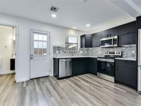 2nd image of 8400 Jamestown Dr #534-1