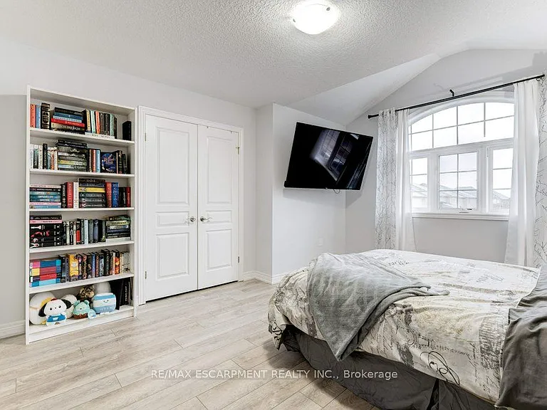 85 Showcase Dr #MAIN — Photo 46