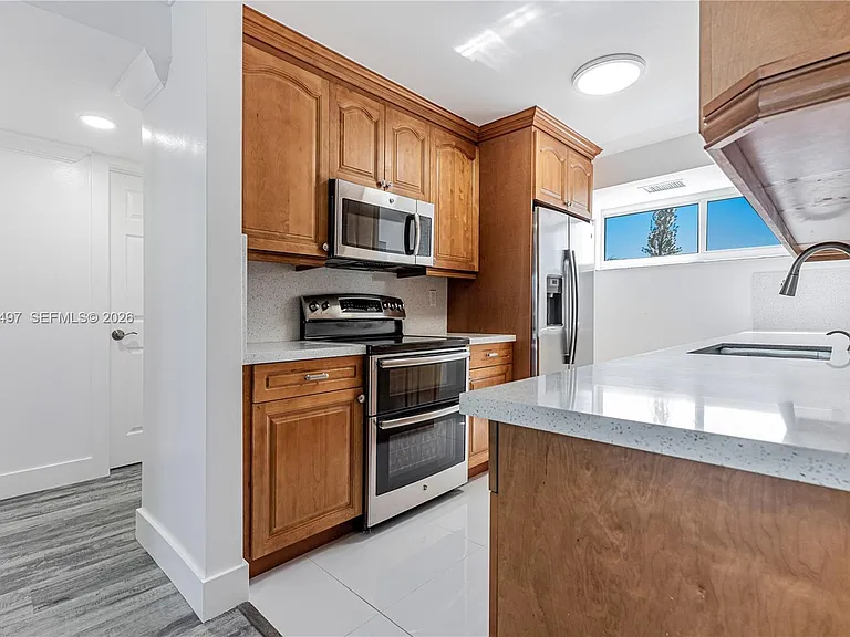 8340 Harding Ave #201 — Photo 5