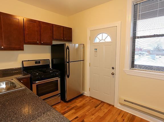 4th image of 4417.5 N Wolcott Ave #M06r