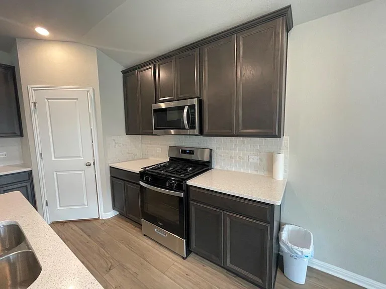 404 Grasslands Trl — Photo 7