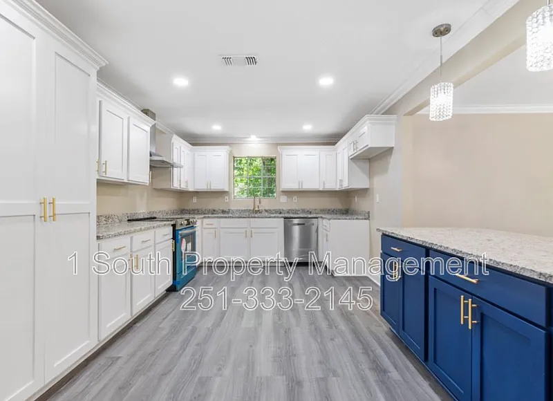 4 bed, 2.5 bath, 2446 sqft, $1,900 — Photo 4