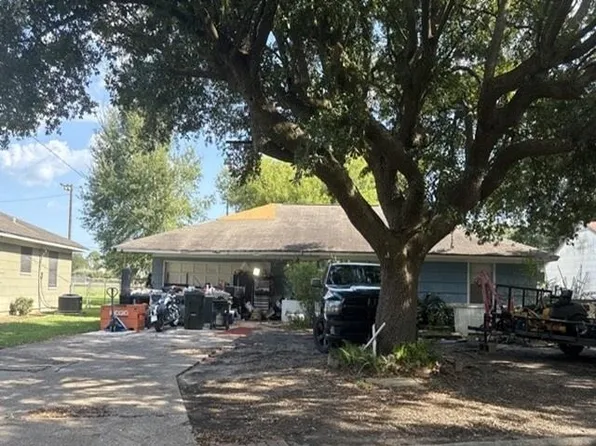 3836 Lexington Ave, Port Arthur, TX 77642