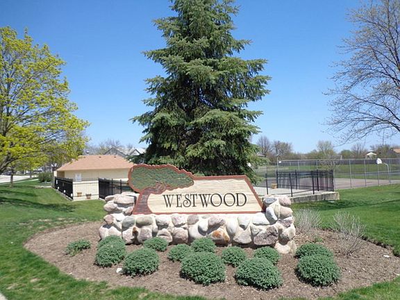 3rd image of 367 Birchwood Ct #367
