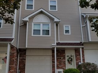 134 Old Village Ln, Bethel Park, PA 15102